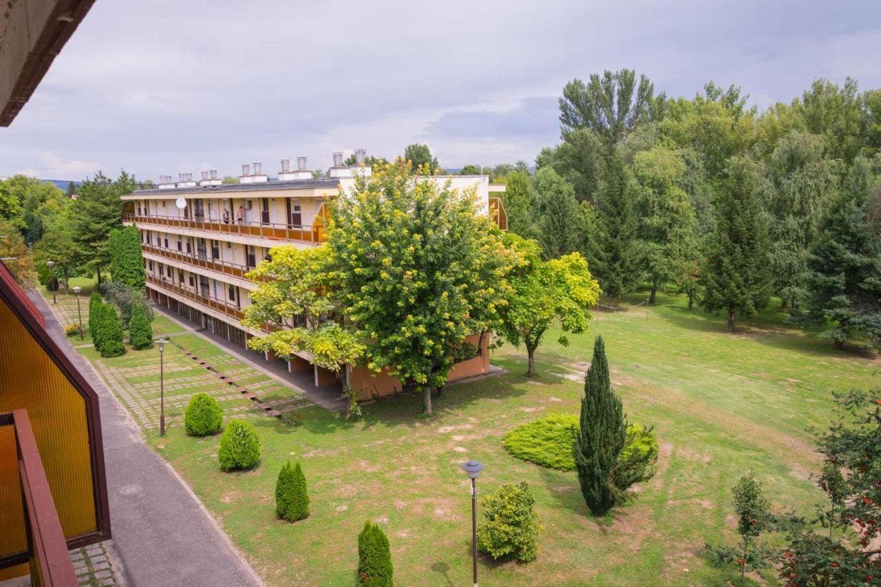 Helikon 31 Apartman Кестхей Екстер'єр фото